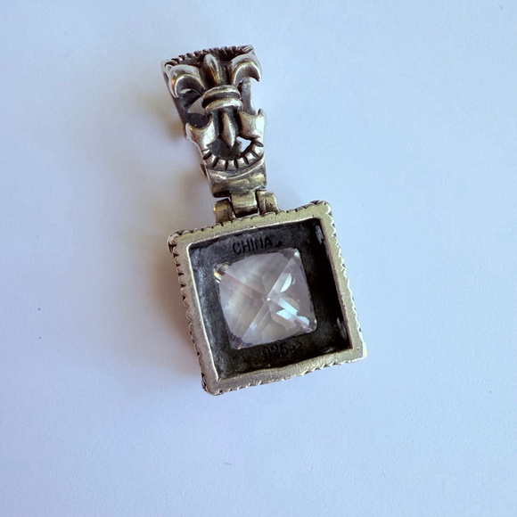 Silpada Solitaire White Cubic Zirconia CZ Fleur De Lis Rocker Pendant Necklace - Picture 5 of 7